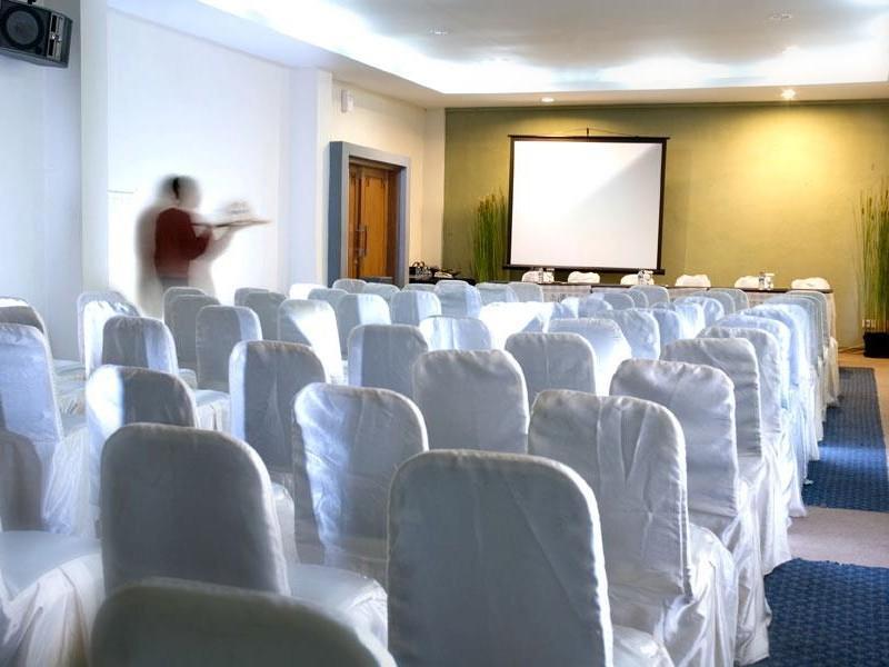 Hotel Cirebon Plaza Extérieur photo